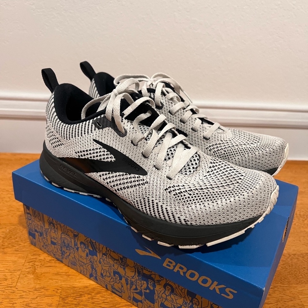 Brooks Revel 5